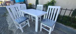 የሚሸጥ ጠረቤዛ ነዉ