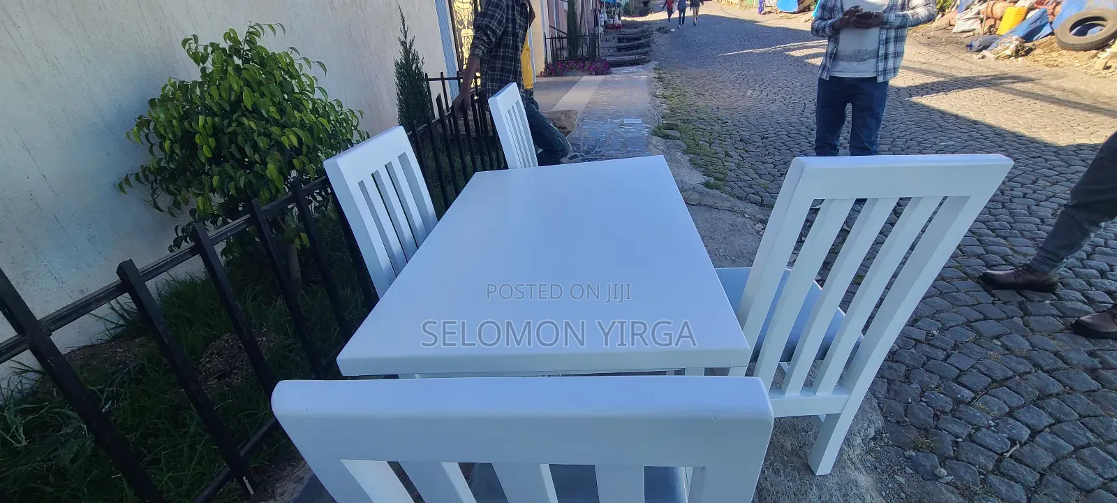 የሚሸጥ ጠረቤዛ ነዉ