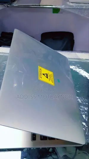 New Laptop Apple MacBook Air 2022 M2 8GB Apple M2 SSD 512GB