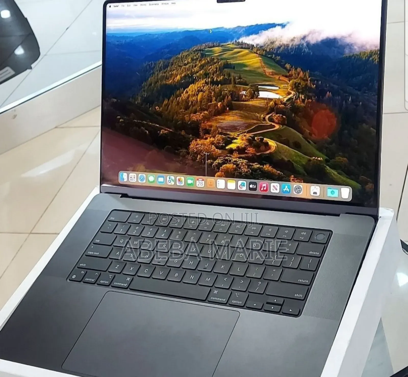 New Laptop Apple MacBook Air 2023 M2 18GB Intel Core I7 SSD 512GB