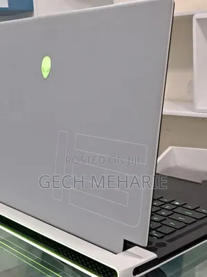New Laptop Alienware M17x R2 16GB Intel Core I7 SSD 1T