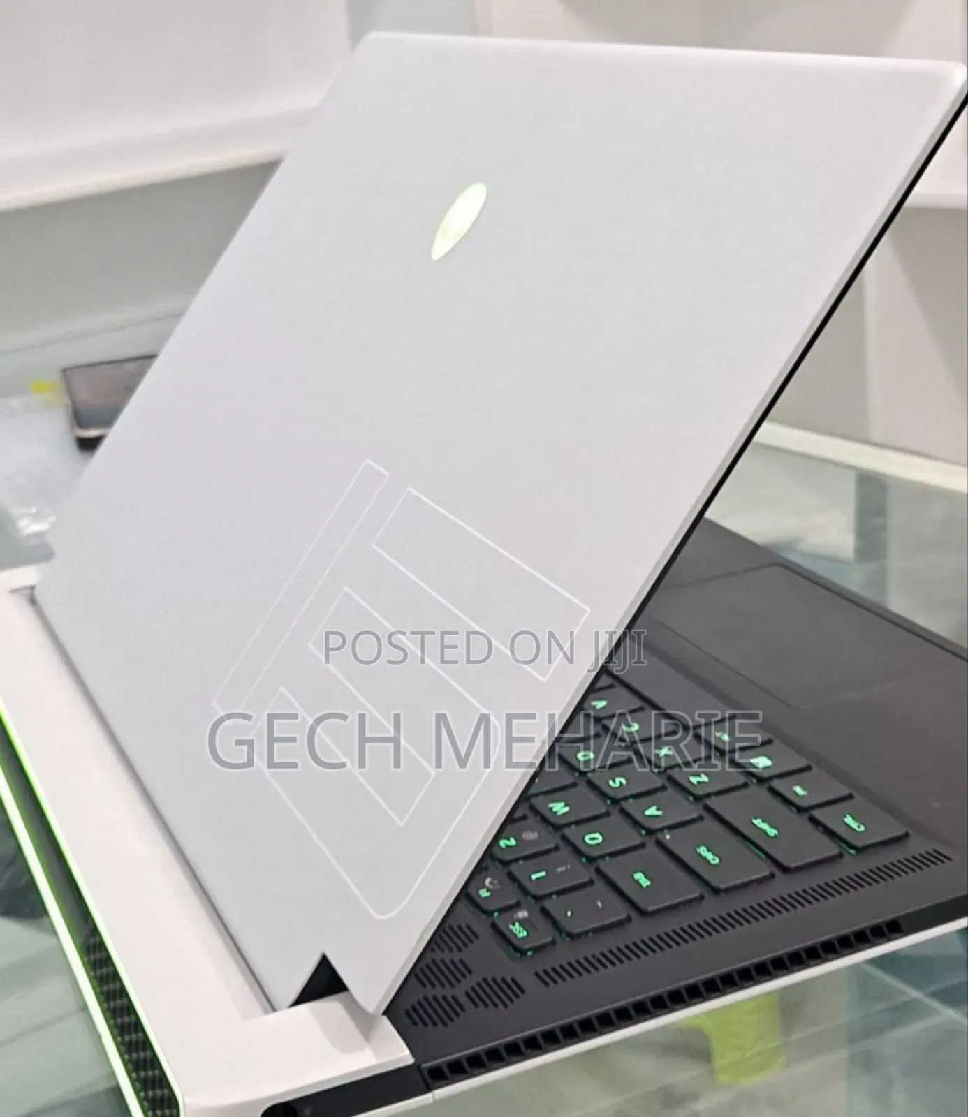 New Laptop Alienware M17x R2 16GB Intel Core I7 SSD 1T