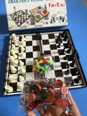 ሉዶ ፡ ቼስ ፡ ዳማ ይጫወቱ! Ludo Chess Checkers Call