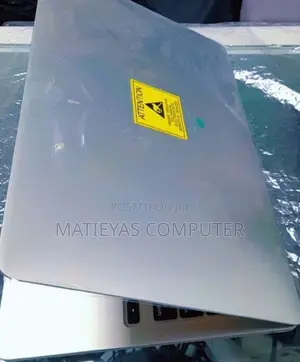 New Laptop Apple MacBook Pro 2022 M2 8GB Apple M2 SSD 512GB