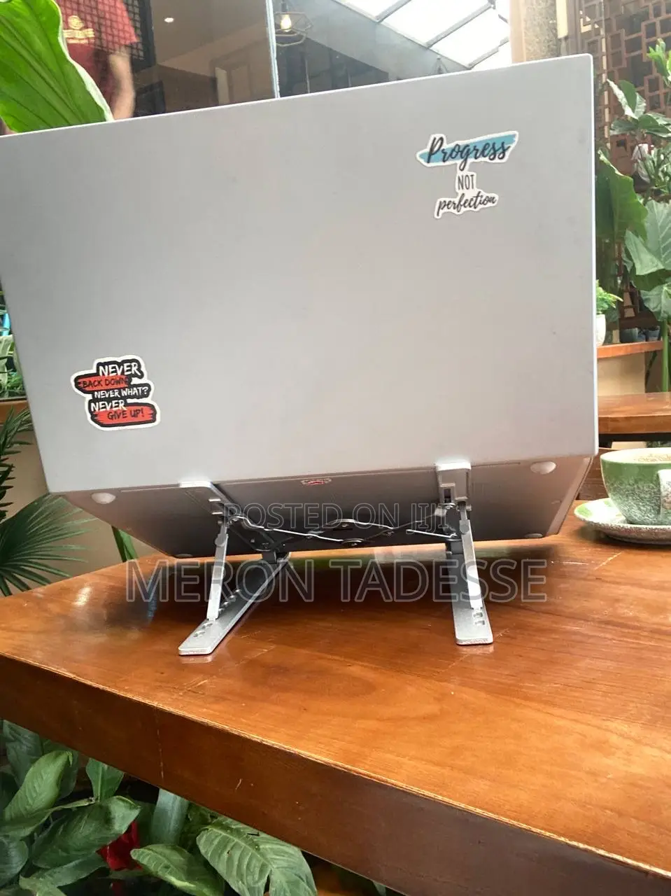 Work Smarter, Not Harder!የእርሶ Laptop ከመቃጠል ለማዳን Laptop ማስቀመጫ