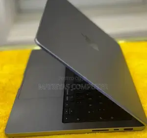 New Laptop Apple MacBook Pro 2021 M1 16GB Apple M1 SSD 1T