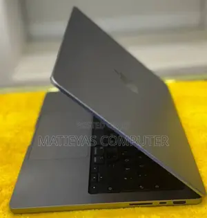 New Laptop Apple MacBook Pro 2021 M1 16GB Apple M1 SSD 1T