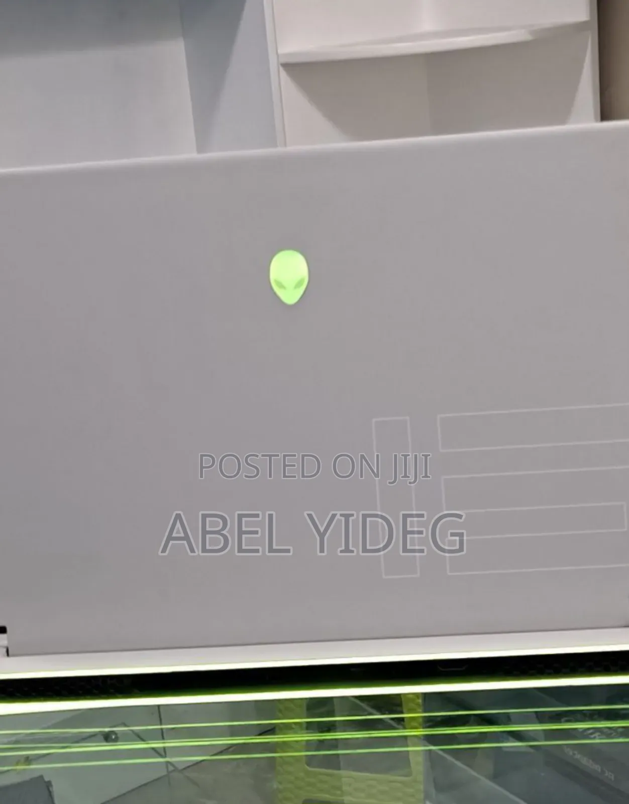 New Laptop Alienware M17x R2 16GB Intel Core I7 SSD 1T