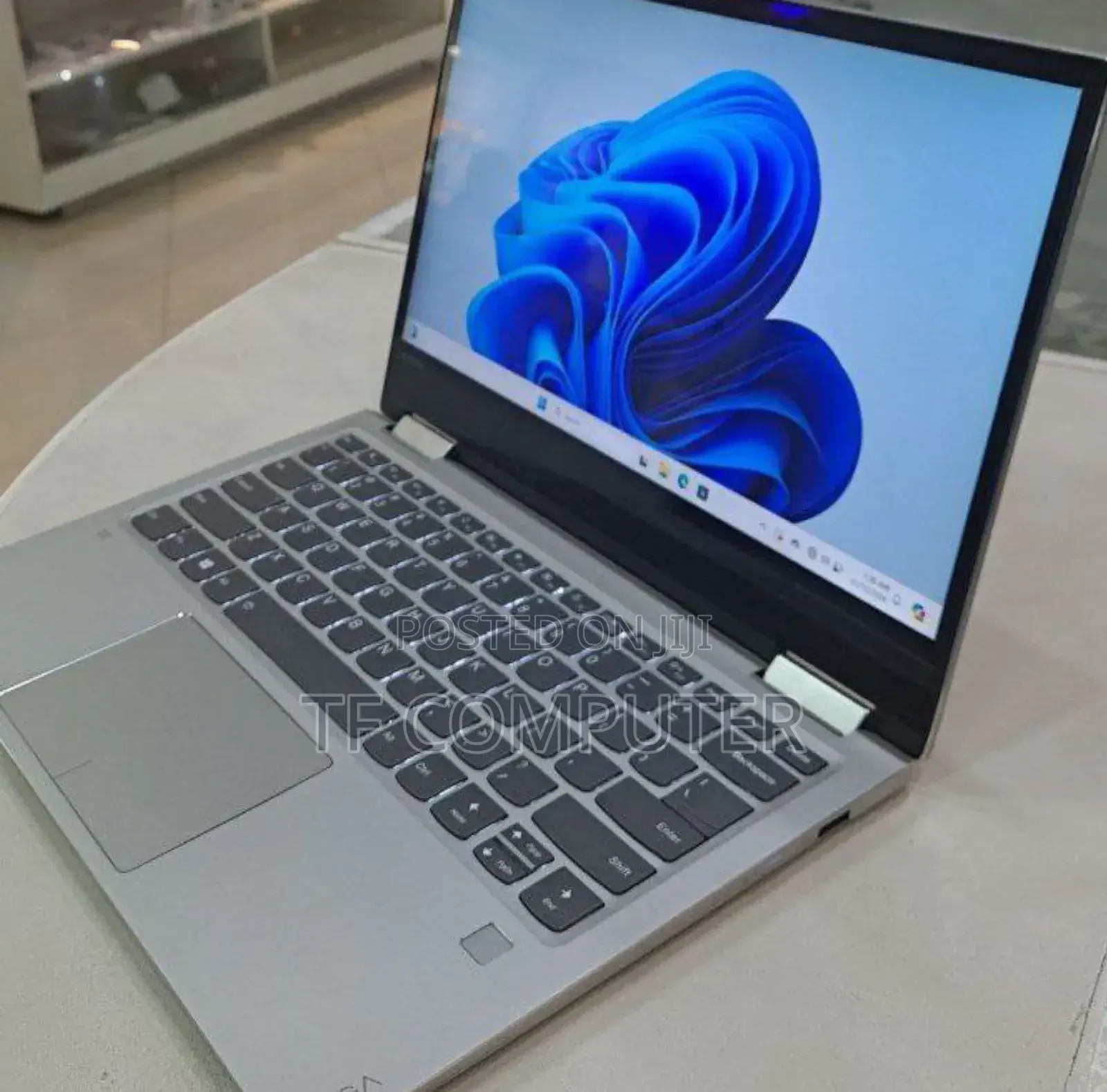 New Laptop Lenovo Yoga 730 8GB Intel Core I5 SSD 512GB