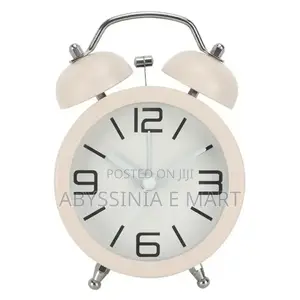 Quartz Alarm Clock በባትሪ የሚሰራ