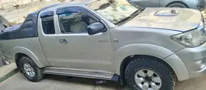 Toyota Hilux 2.5 D-4D SRX 2010 Silver