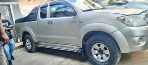 Toyota Hilux 2.5 D-4D SRX 2010 Silver