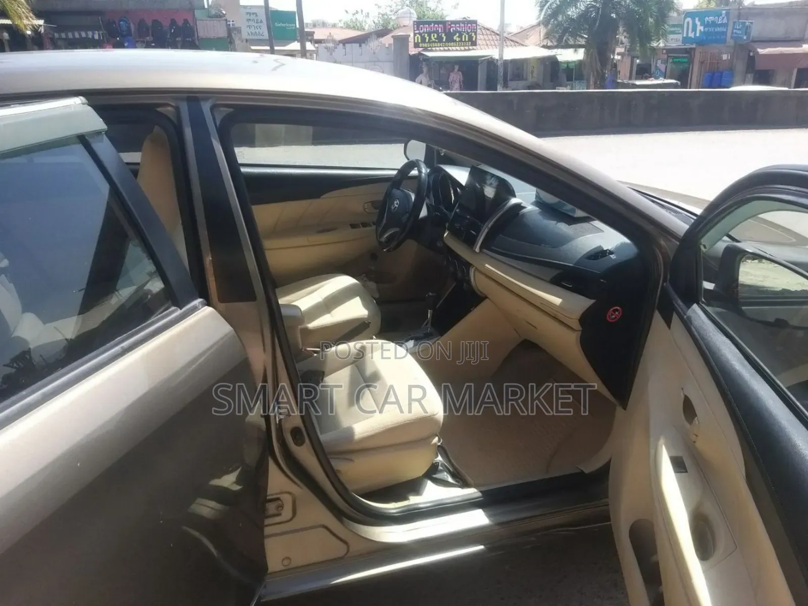 Toyota Yaris 2015 Brown