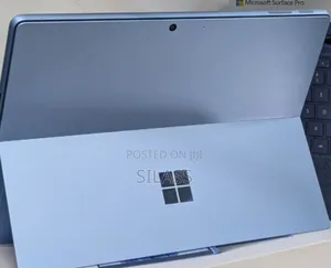 Photo - New Laptop Microsoft Surface Pro 9 8GB Intel Core I7 SSD 256GB