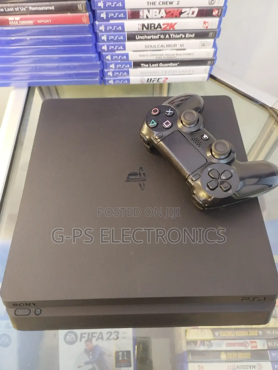 Playstation 4 Slim With 1 Joystick and Fc 24 Installed