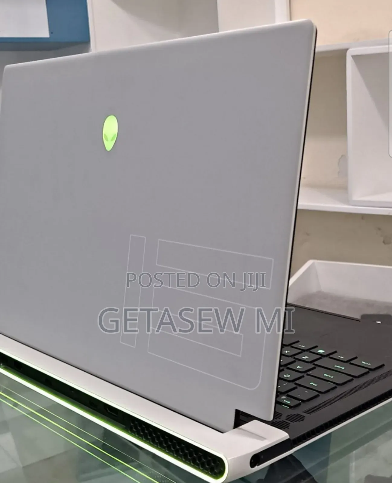 New Laptop Alienware M17x R2 16GB Intel Core I7 SSD 1T