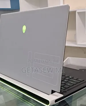New Laptop Alienware M17x R2 16GB Intel Core I7 SSD 1T