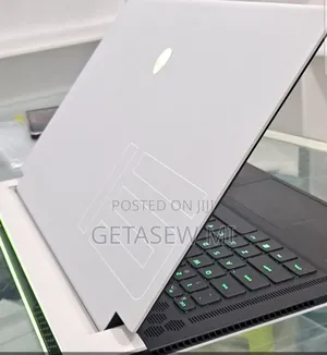 New Laptop Alienware M17x R2 16GB Intel Core I7 SSD 1T