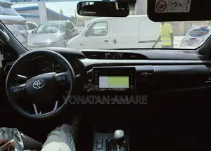 Toyota Hilux 2022 Gray