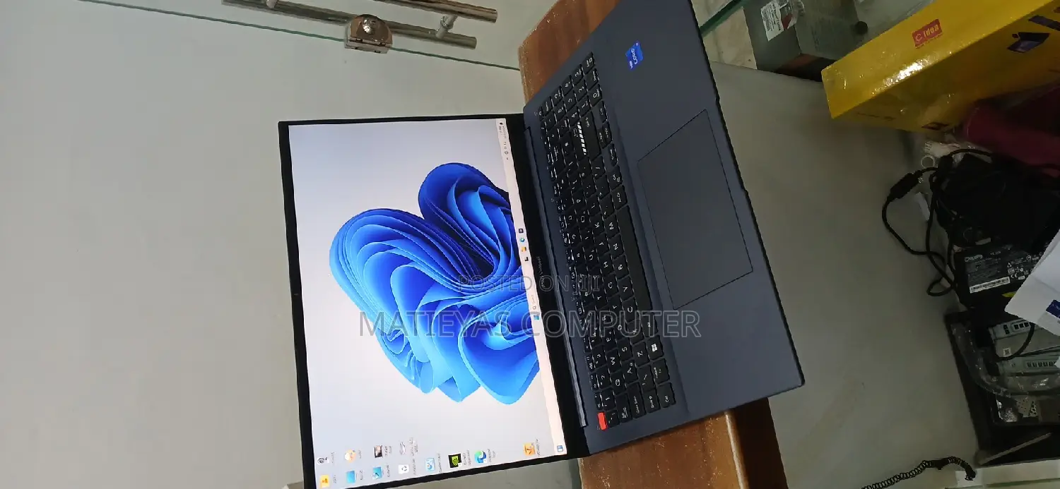 New Laptop Asus Vivobook 16 16GB Intel Core I7 SSD 512GB