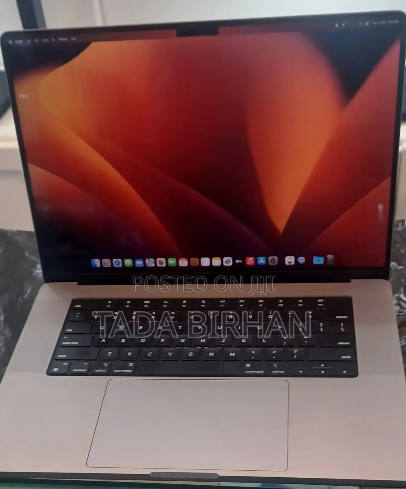 New Laptop Apple MacBook Pro M1 16GB Apple M1 Pro SSD 1T