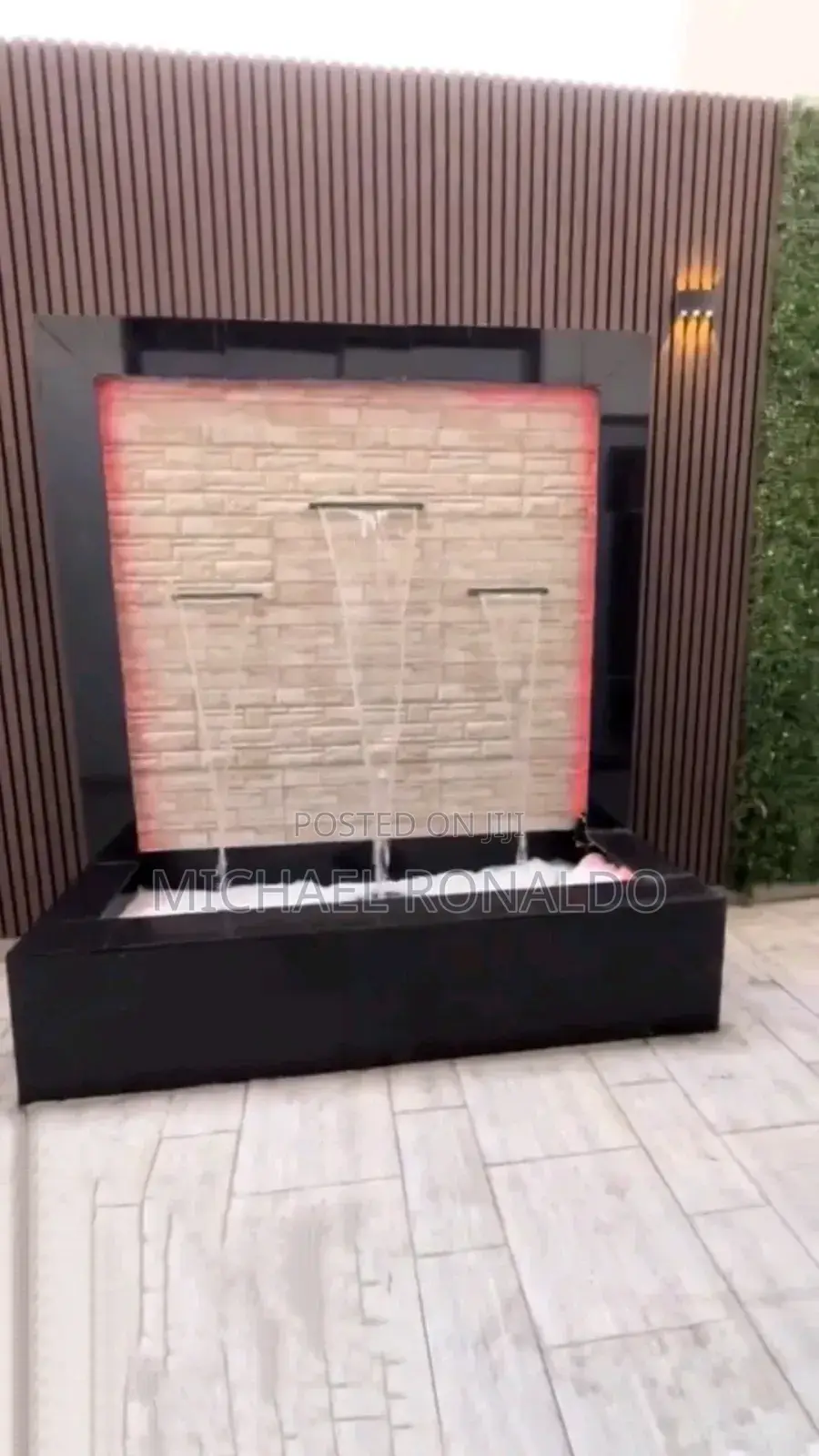 Wall Fountain የግድግዳ ፋውንቴን