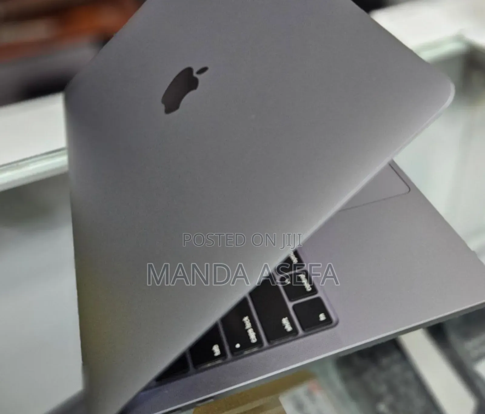 New Laptop Apple MacBook Pro 2017 8GB Intel Core I5 SSD 256GB