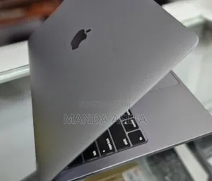 New Laptop Apple MacBook Pro 2017 8GB Intel Core I5 SSD 256GB