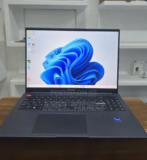 New Laptop Asus VivoBook Pro 17 N705UD 16GB Intel Core I7 SSD 512GB