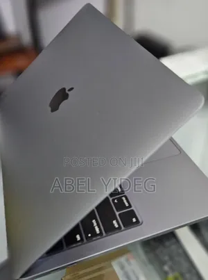 Photo - New Laptop Apple MacBook Pro 2017 8GB Intel Core I7 SSD 256GB