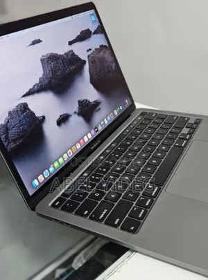 New Laptop Apple MacBook Pro 2017 8GB Intel Core I7 SSD 256GB