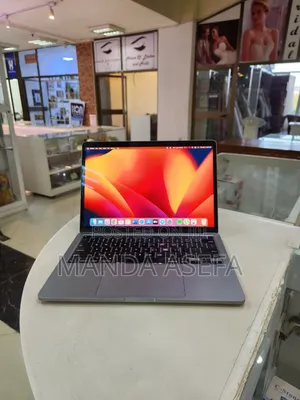 New Laptop Apple MacBook Pro 2020 16GB Intel Core I5 SSD 512GB