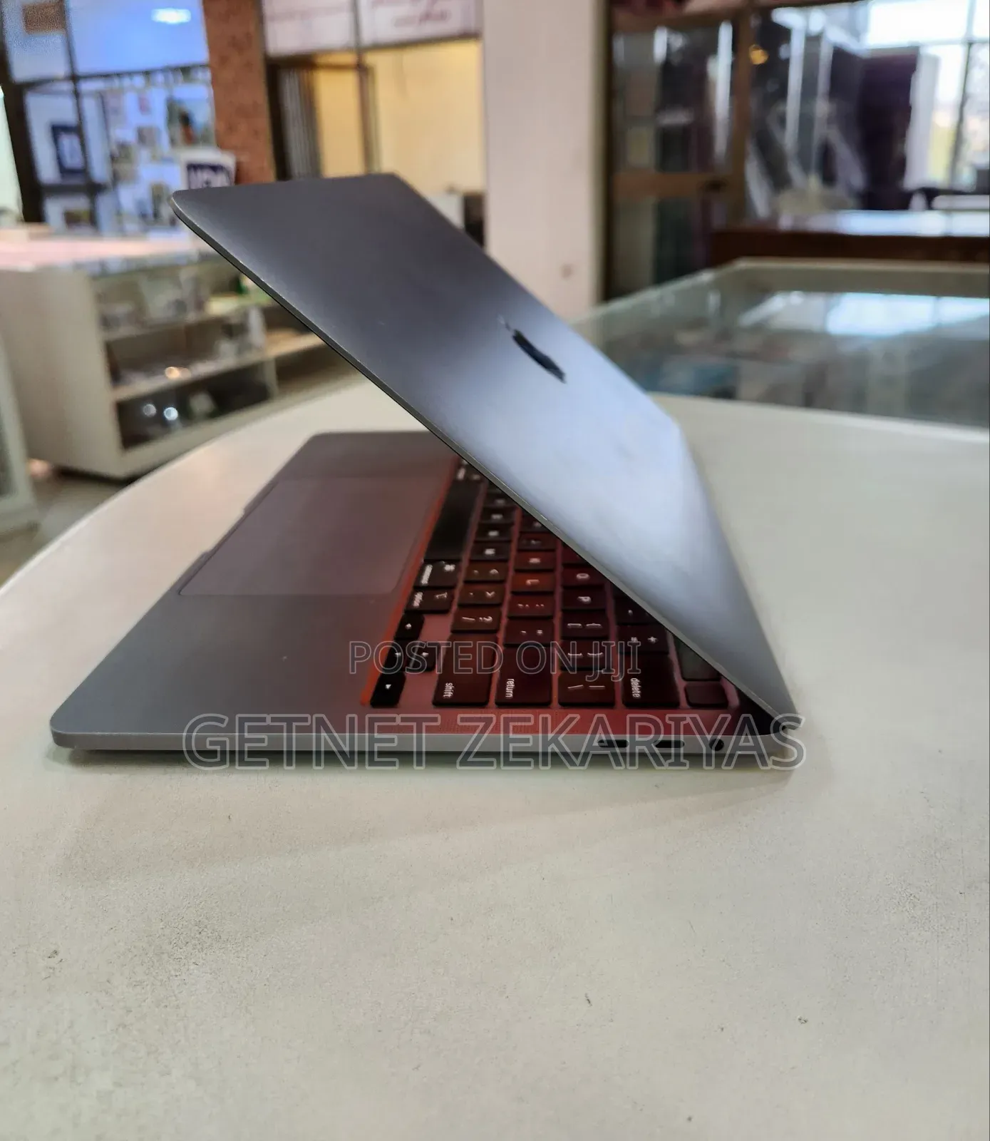 New Laptop Apple MacBook Pro 2020 16GB Intel Core I5 SSD 512GB