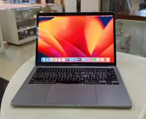 New Laptop Apple MacBook Pro 2020 16GB Intel Core I5 SSD 512GB