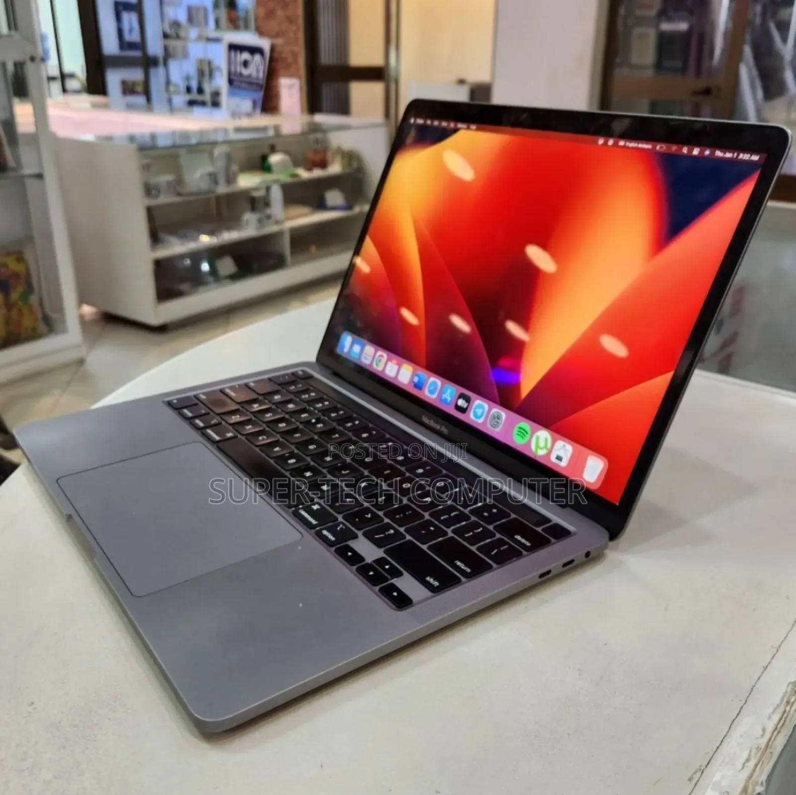 New Laptop Apple MacBook Pro 2020 16GB Intel Core I5 SSD 512GB