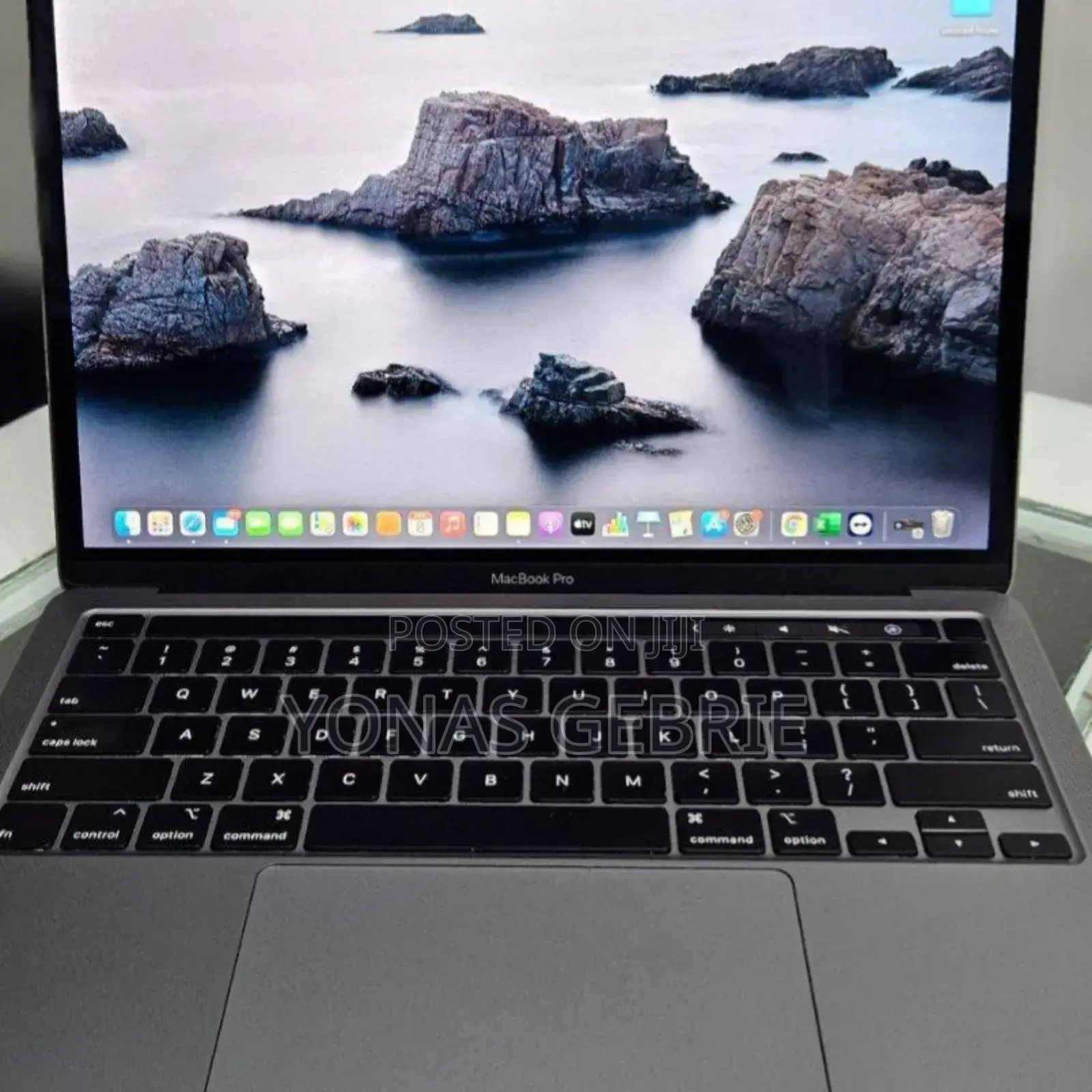 New Laptop Apple MacBook Pro 2017 8GB Intel Core I5 SSD 256GB