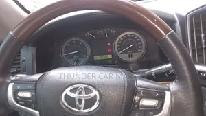 Toyota Land Cruiser 2010 Silver