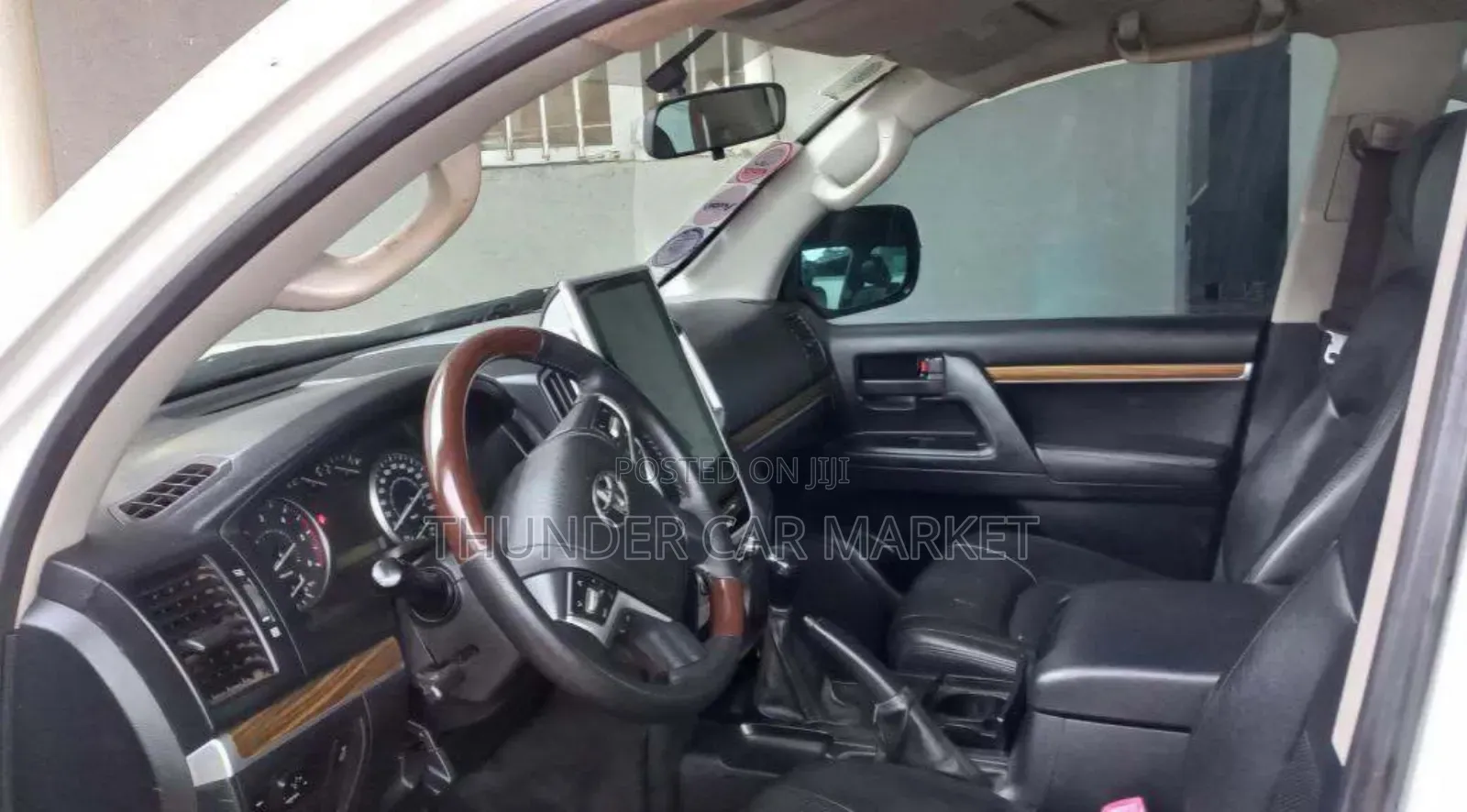 Toyota Land Cruiser 2010 Silver