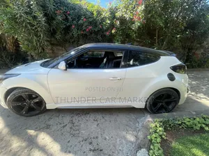 Photo - Hyundai Veloster 2015 White