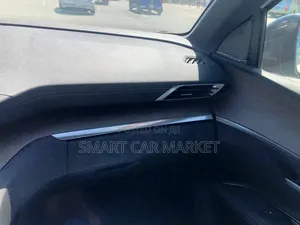 Peugeot 5008 2021 White