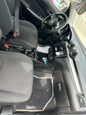 Suzuki Swift 2023 White