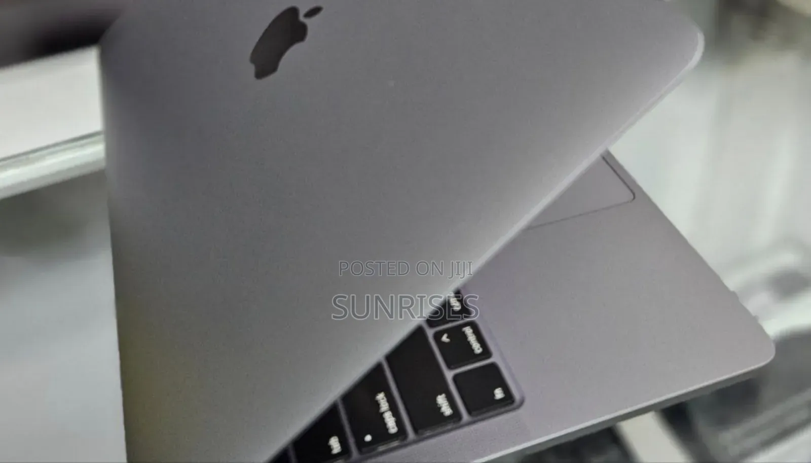 New Laptop Apple MacBook Pro 2017 8GB Intel Core I5 SSD 256GB