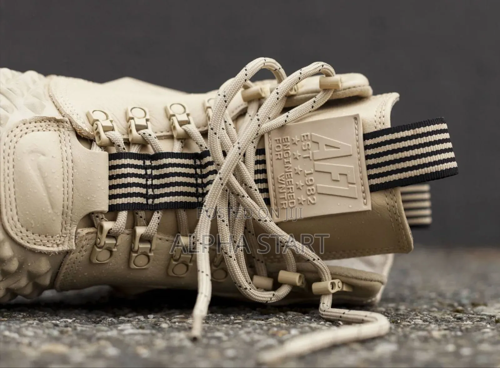 Nike Lunar Force 1 Duckboot Hi Top Shoes