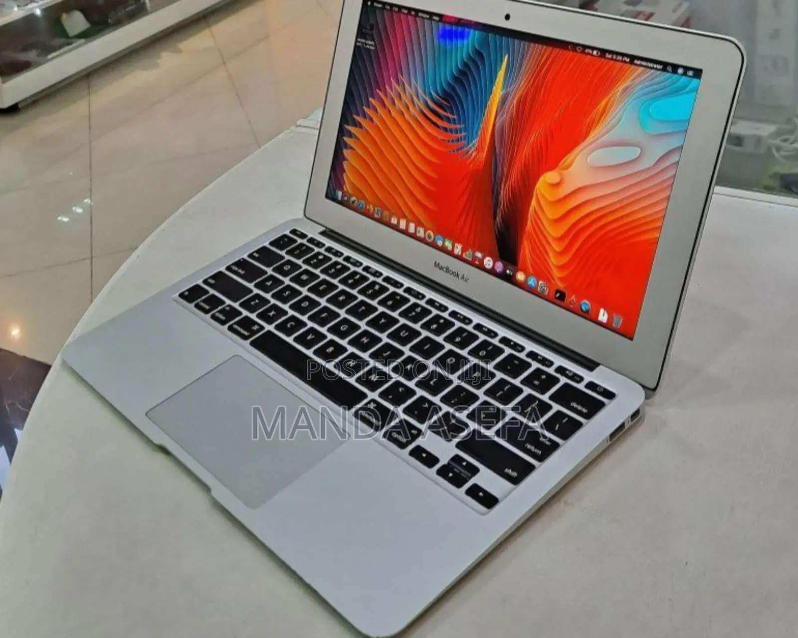 New Laptop Apple MacBook Air 4GB Intel Core I5 SSD 128GB
