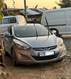 Hyundai Avante 2014 Silver