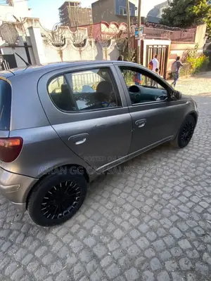 Toyota Yaris 2004 Gray