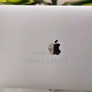 Photo - New Laptop Apple MacBook Pro 24GB Apple M2 Ultra SSD 2T