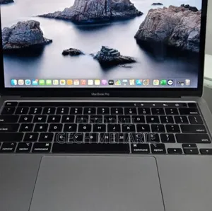 New Laptop Apple MacBook Pro 2017 8GB Intel Core I5 SSD 256GB