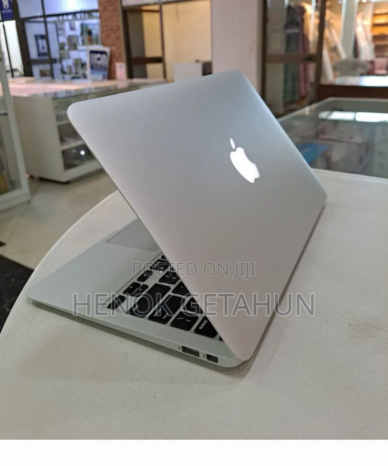 New Laptop Apple MacBook Air 2015 4GB Intel Core I5 SSD 128GB