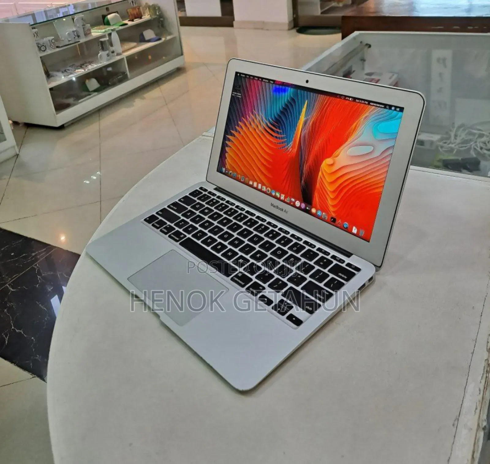 New Laptop Apple MacBook Air 2015 4GB Intel Core I5 SSD 128GB